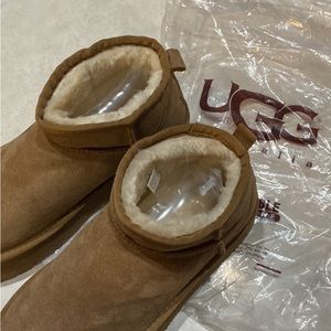 Platform Mini Ugg - Size 8